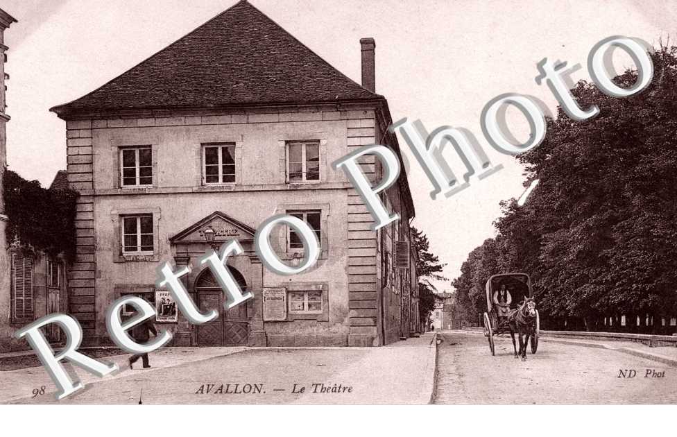 Le Théâtre