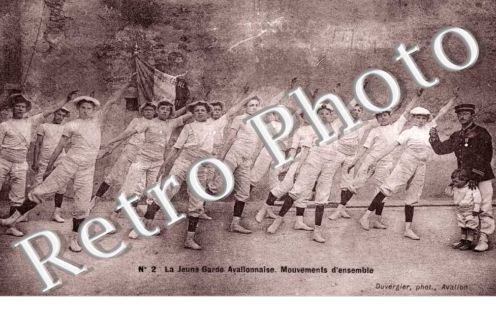 La Jeune Garde Avallonnaise - Mouvement d'ensemble