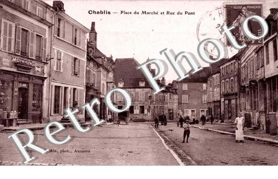 Place du Marche et Rue du Pont