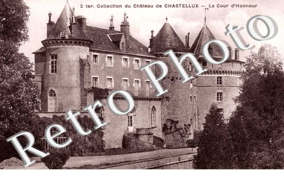 le Chateau - La Cour d&#039;Honneur