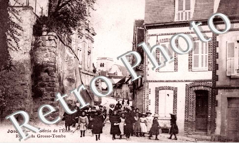 la Sortie de l'Ecole, Rue de la Grosse-Tombe