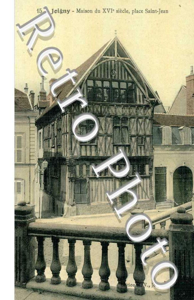 Maison du XVIeme siecle, Place Saint-Jean