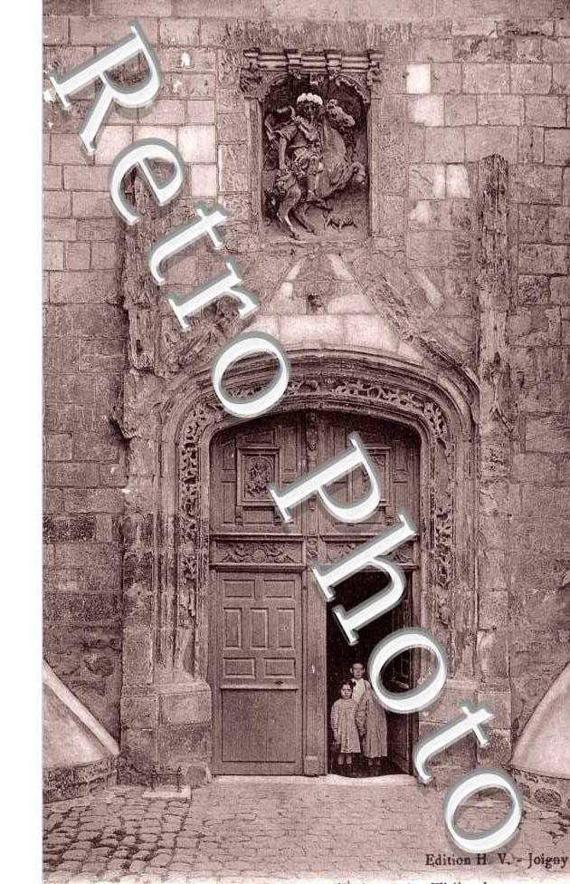 PORTail de l'Eglise Saint Thibault