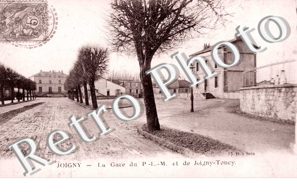 la Gare de P.L.M et de Joigny-Toucy