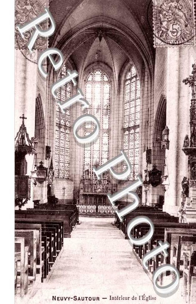 Interieur de l'eglise