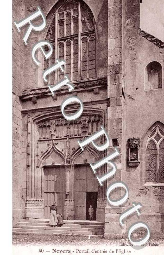 Portail d'entree de l'Eglise