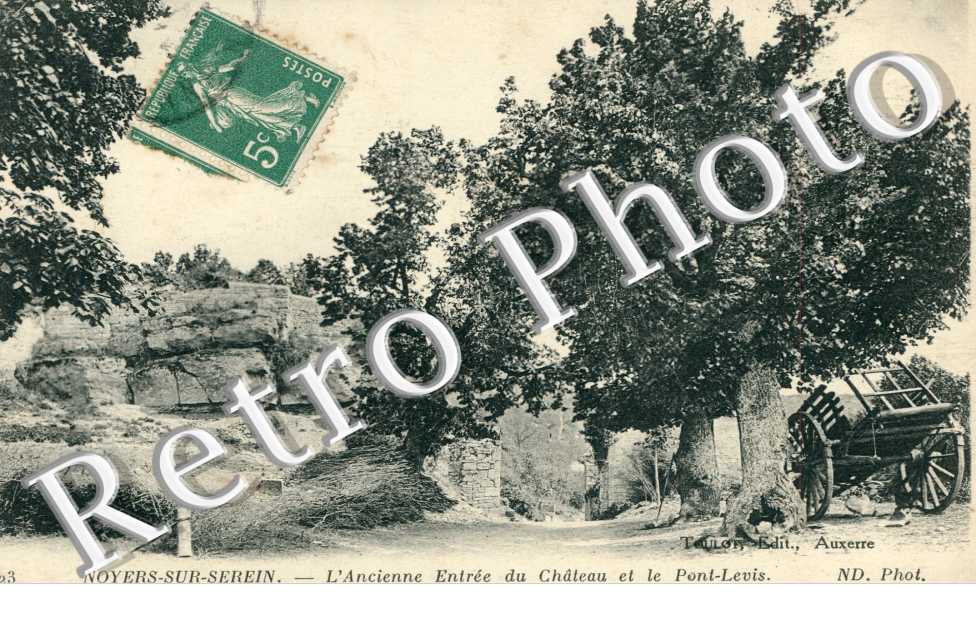 l'ancienne Entree du Chateau et le Pont-Levis