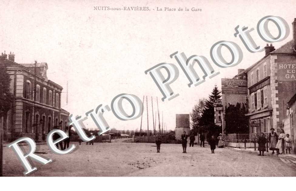 Nuits-sous-Ravieres, la Place de la Gare