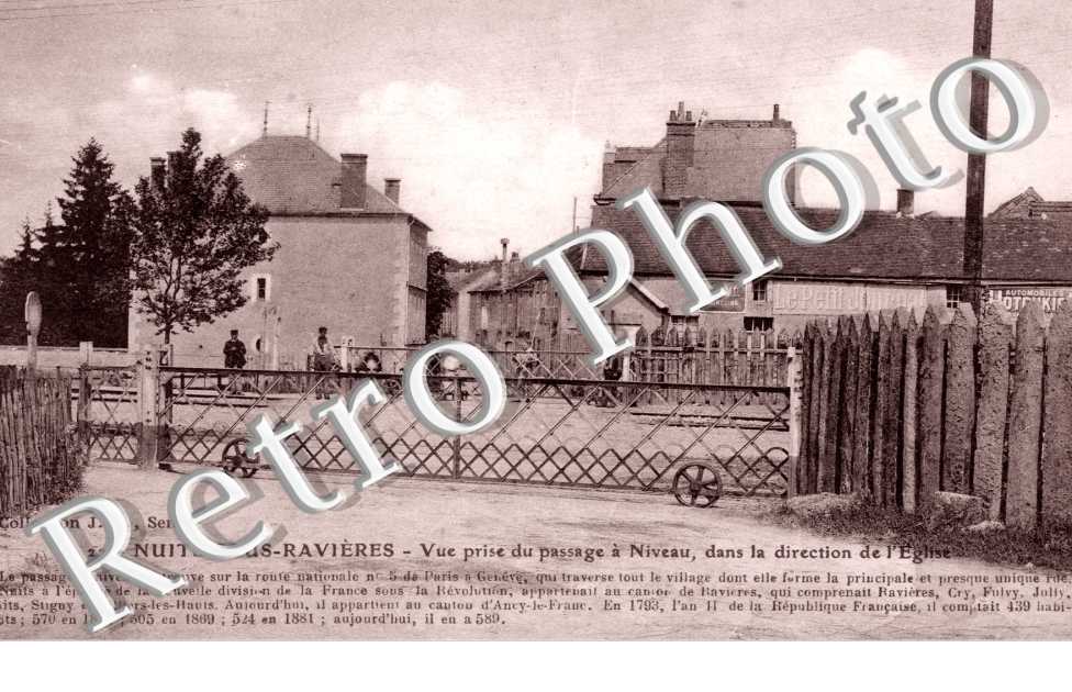Nuits-sous-Ravieres, Vue prise du Passage a Niveau dans la Direction de l&#039;Eglise