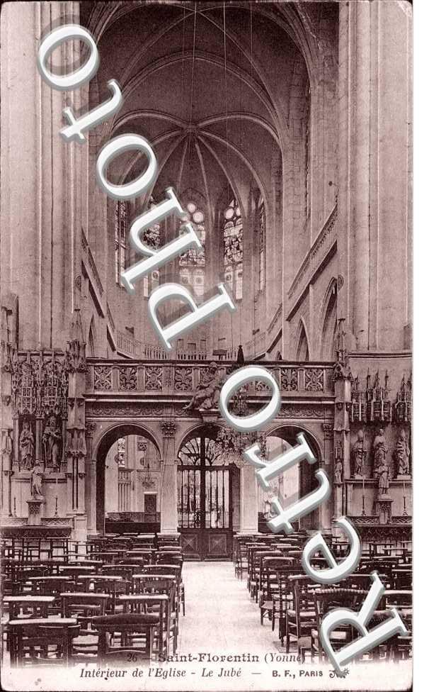 Interieur de l'eglise