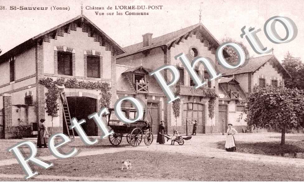 Chateau de l'Orme-du-Pont, Vue sur les Communs