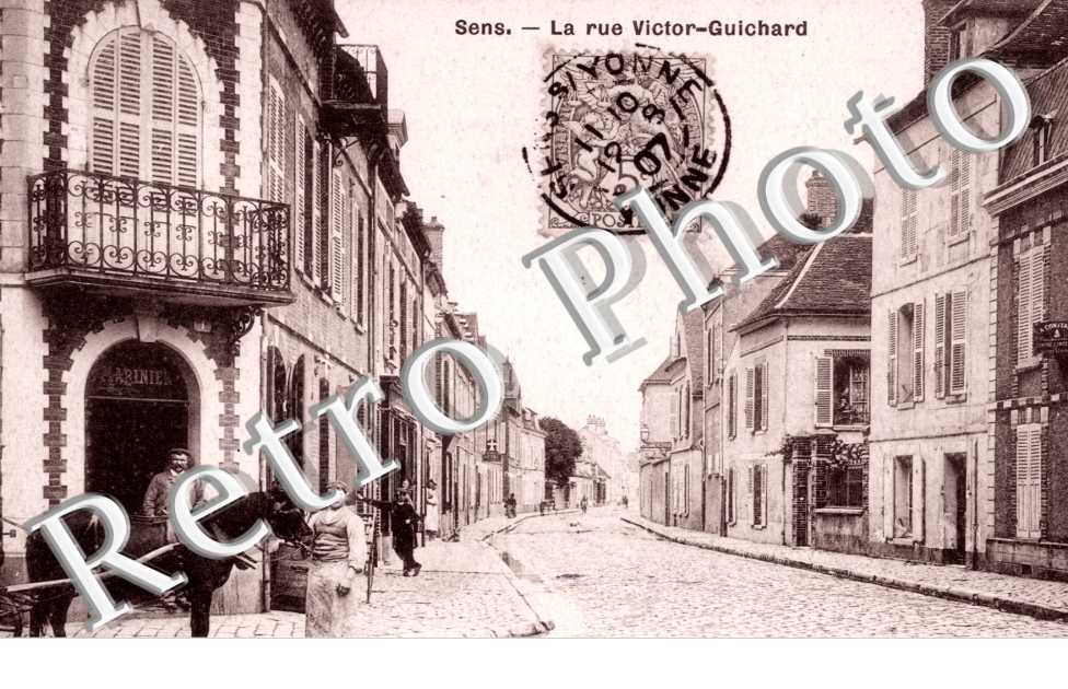 la Rue Victor-Guichard