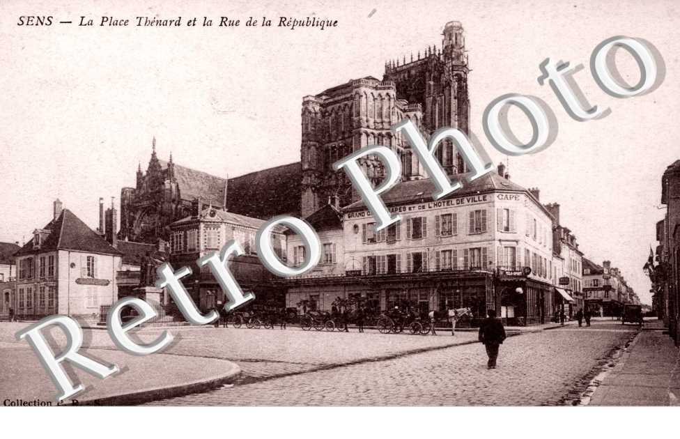 la Place Thenard et la rue de la Republique