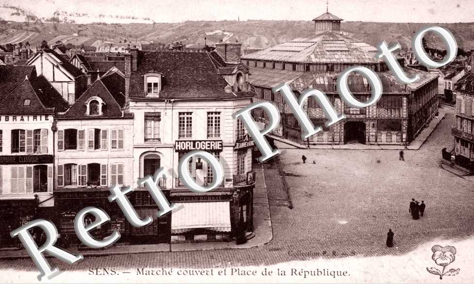 marche couvert et place de la Republique