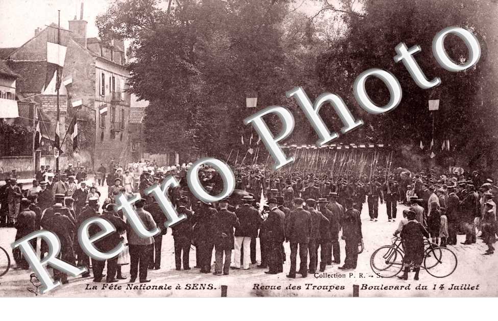 Fete Nationale - Revue des Troupes