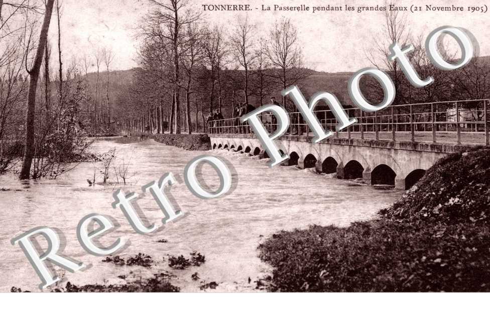 Passerelle pendant les Grandes Eux, 21 nov 1905