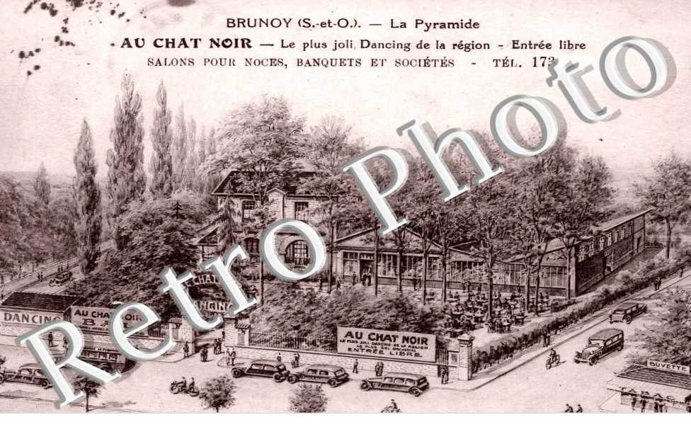 La Pyramide, Au Chat Noir