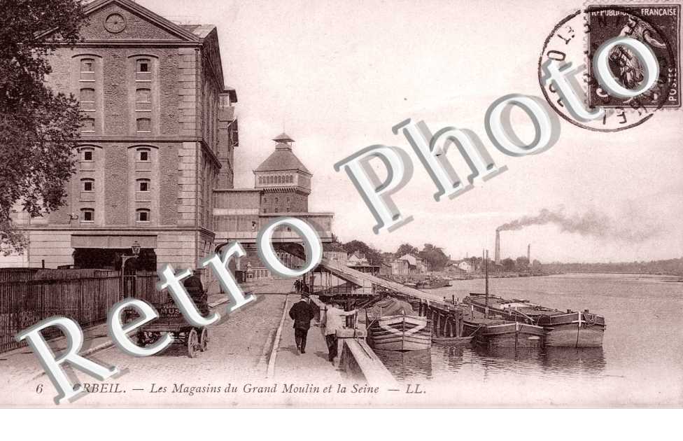  Les Magasins du Grand Moulin et la Seine