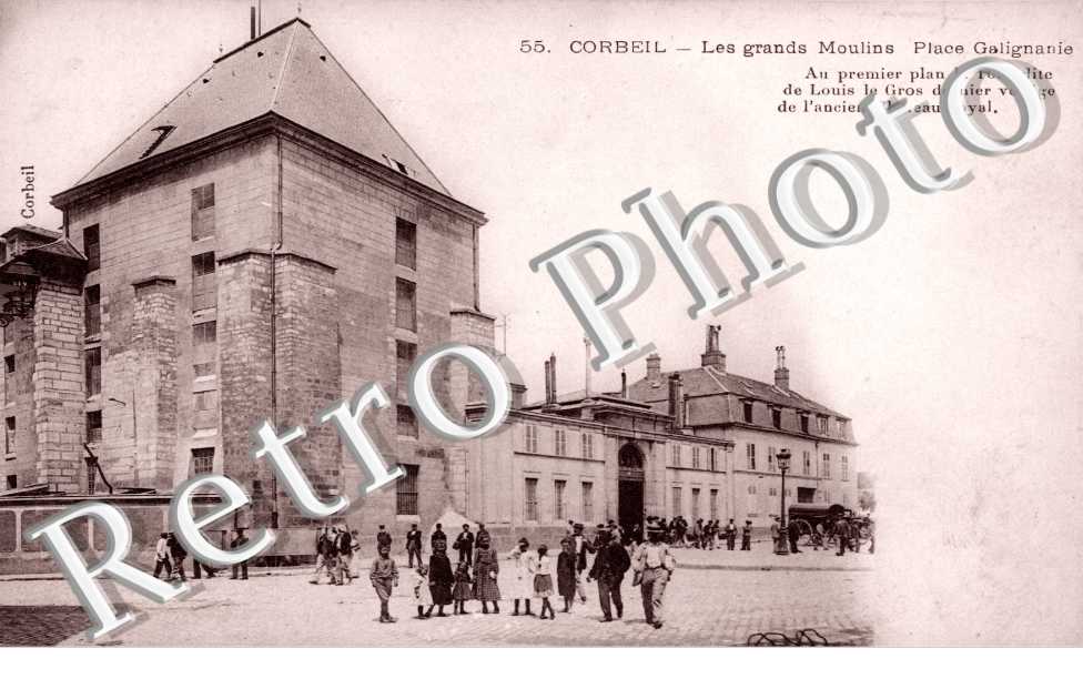 Les Grands Moulins, Place Galignanie