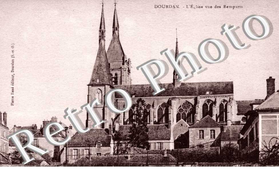 L&#039;eglise vue des remparts