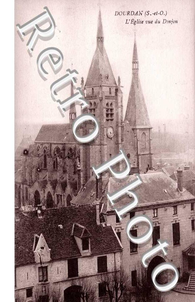 L&#039;eglise vue du donjon