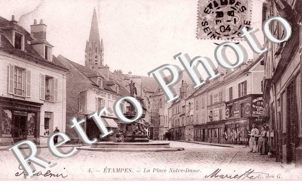 La Place Notre Dame