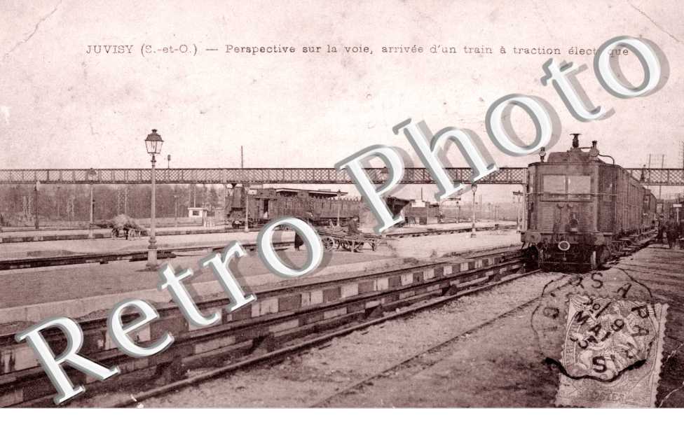 La Gare, Perspective sur la Voie, arrivee d&#039;un train a traction electrique