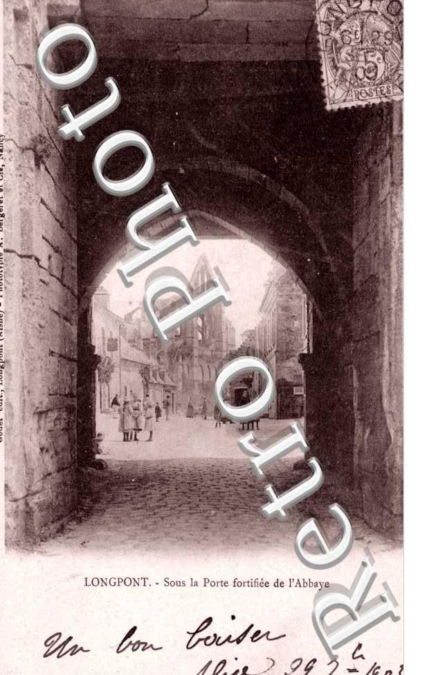 Sous la Porte fortifiee de l&#039;Abbaye