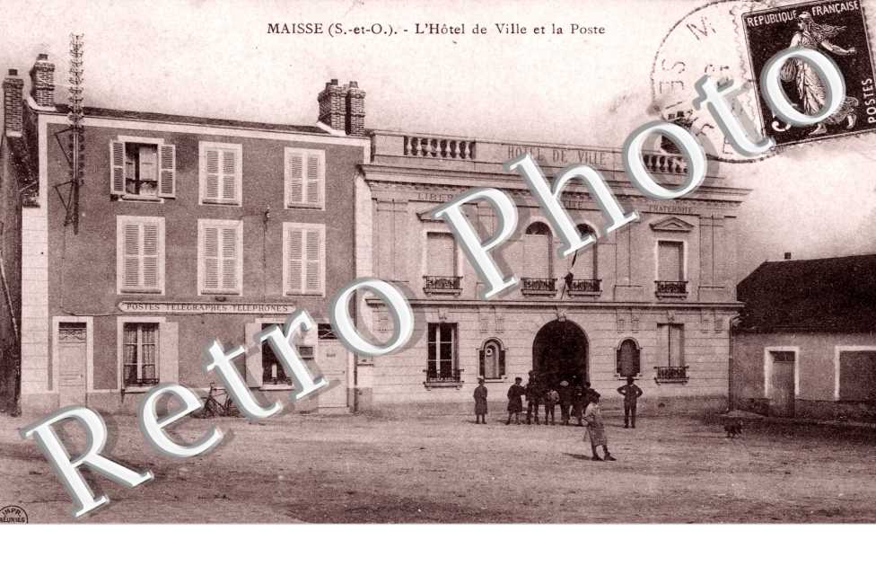 L&#039;Hotel de Ville et la Poste