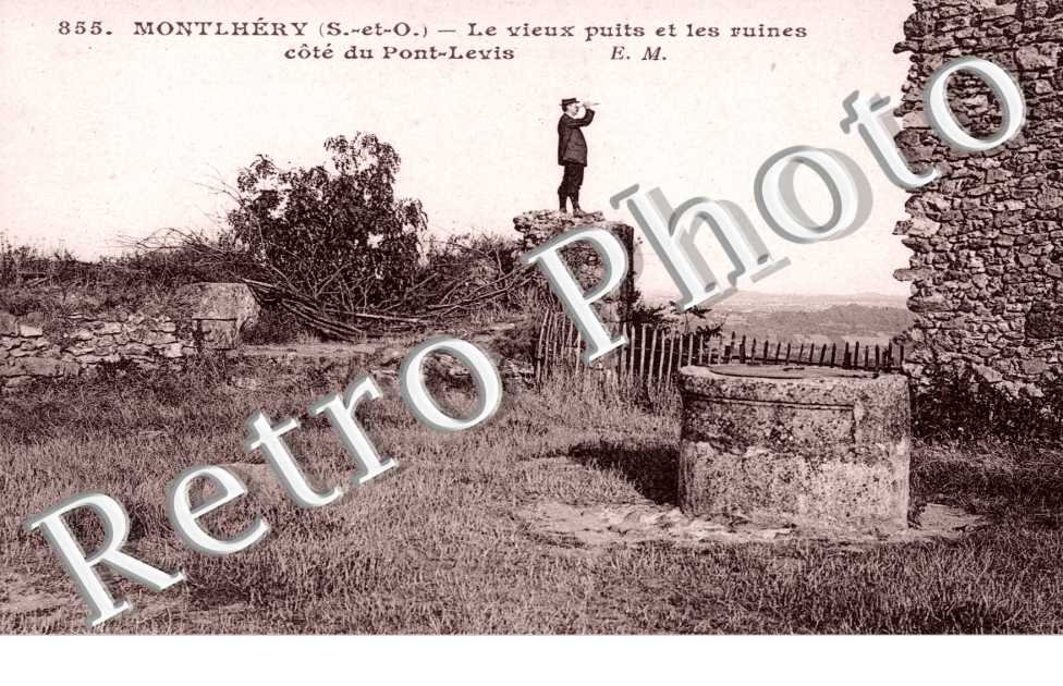 Le Vieux Puits et les ruines