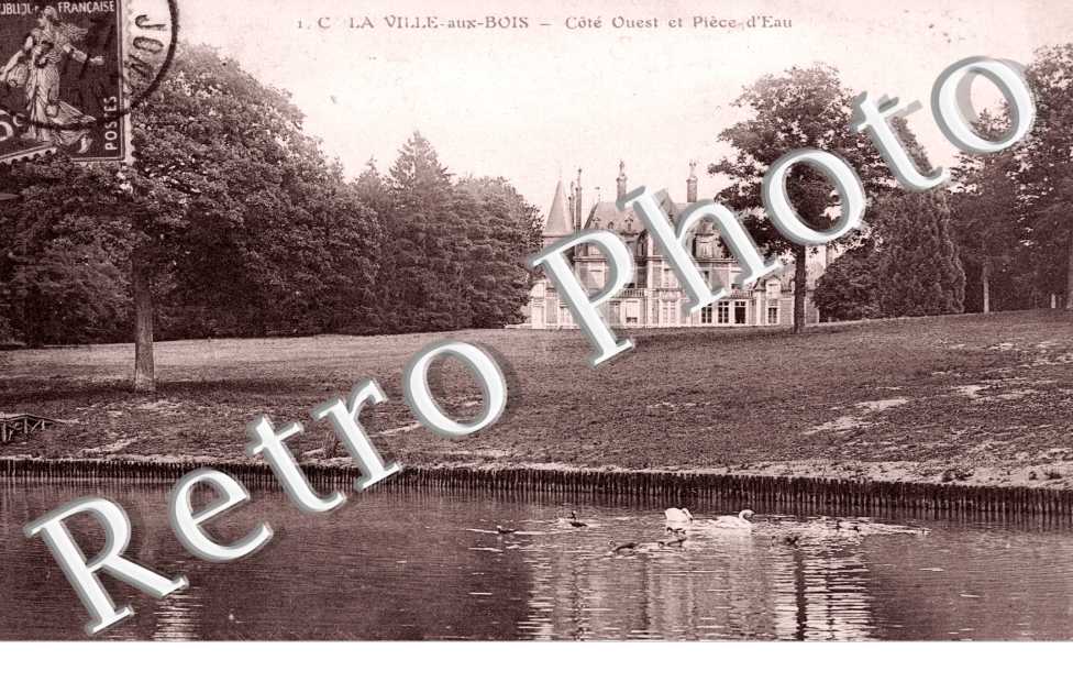 Le Chateau et Piece d&#039;eau