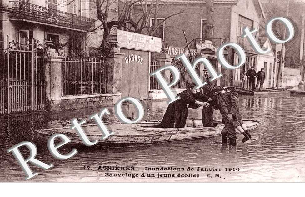 Inondations 1910, Sauvetage d&#039;un jeune ecolier