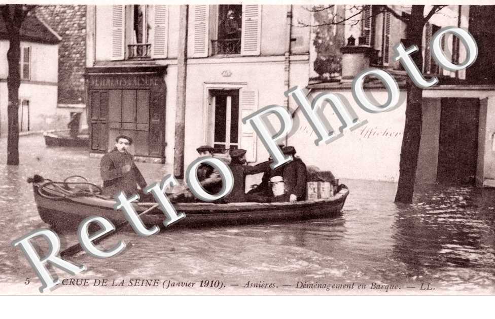 Inondations 1910, Debarquement en Barque