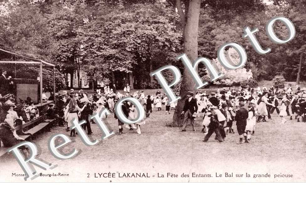 Lycee Lakanal - La fete des enfants - Le bal sur la grande pelouse