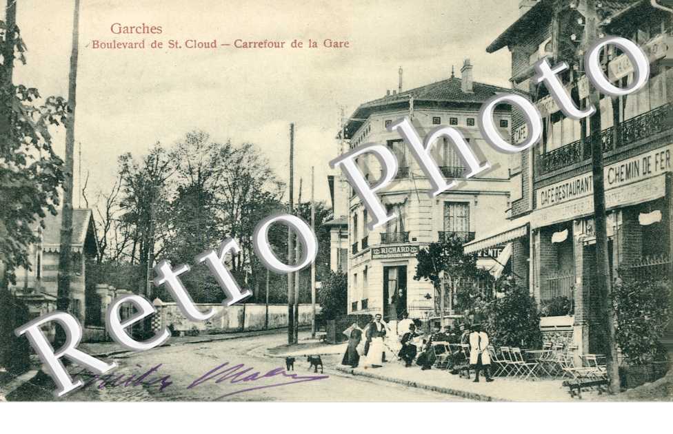 Boulevard de Saint Cloud et Carrefour de la Gare