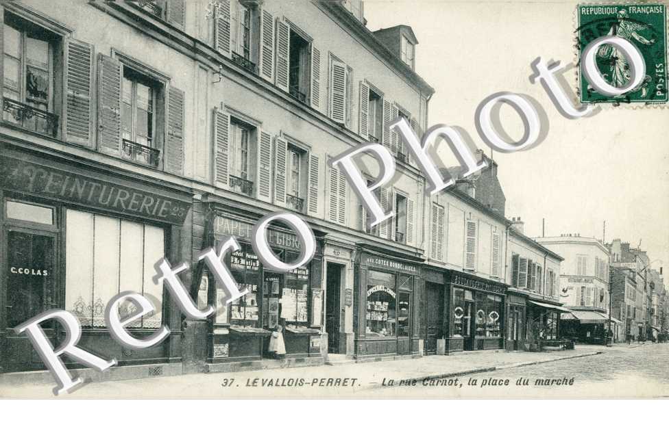 La Rue Carnot et la Place du Marche