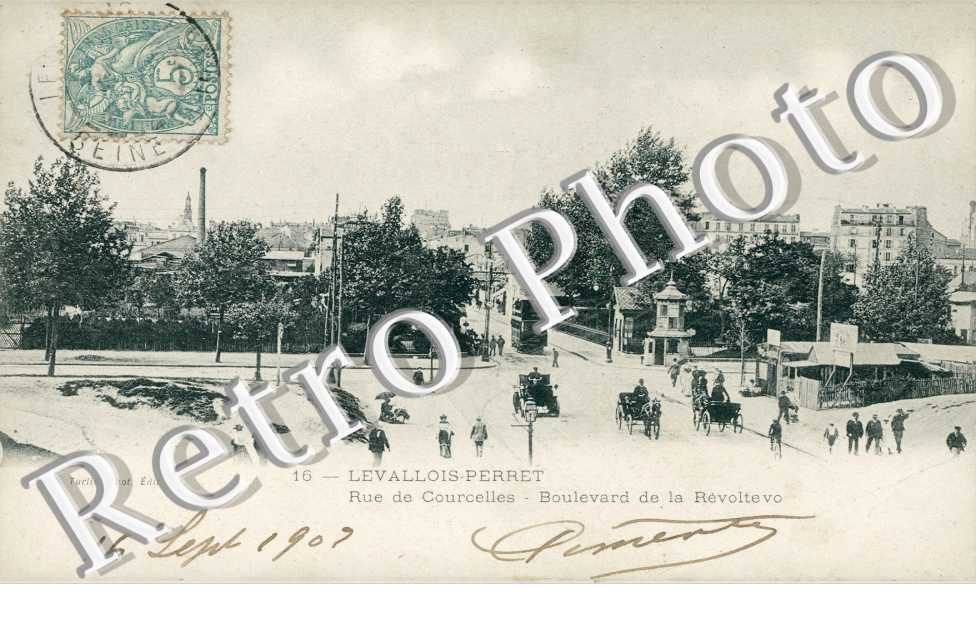 Rue de Courvelles, Boulevard de la Revolte