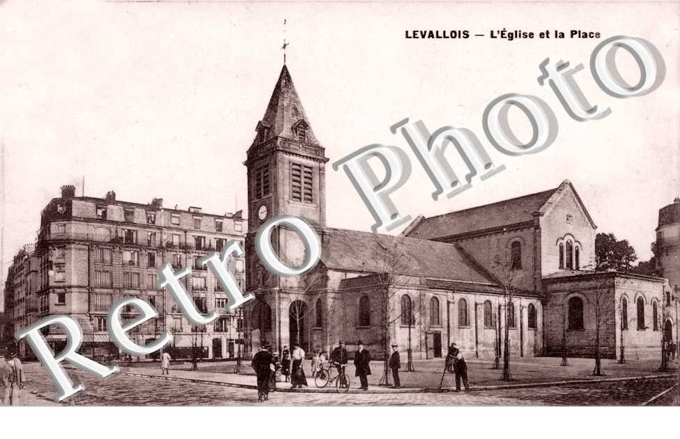 L&#039;Eglise et la Place