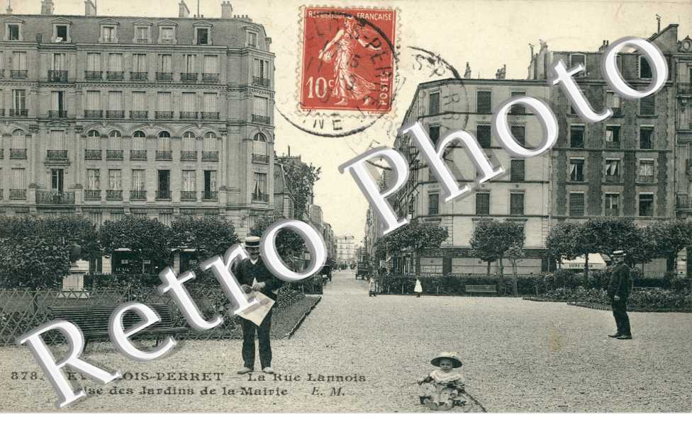 La Rue Lannois prise des Jardins de la Mairie