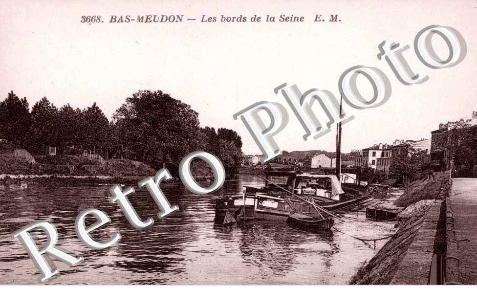 Les bords de la Seine - Bateau