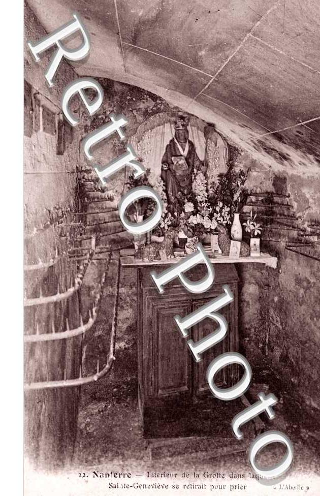 Interieur de la Grotte Sainte Genevieve