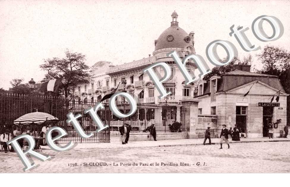 La Porte du Parc et le Pavillon Bleu