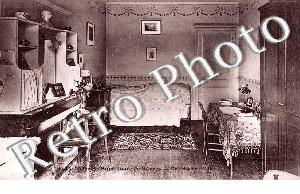 Ecole Normale Superieure, une Chambre