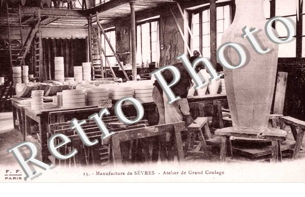 Manufacture nationale de porcelaine de Sevres - Atelier de grand coulage