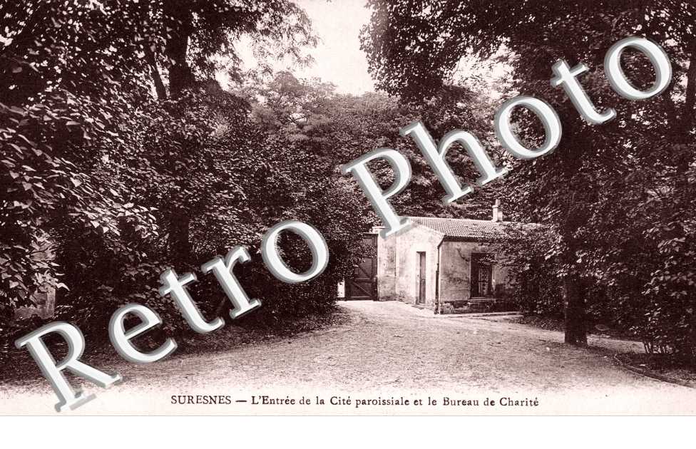 L&#039;Entree de la Cite paroissiale et le Bureau de Charite