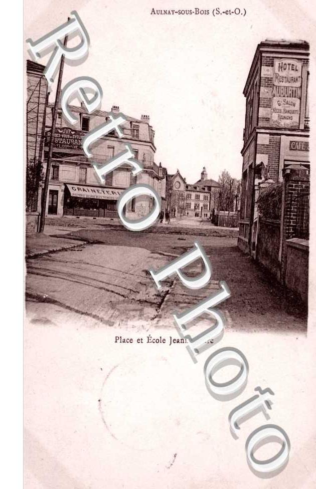 Place et Ecole Jeanne d&#039;Arc