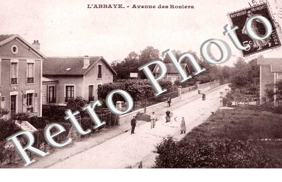 L'Abbaye, Avenue des Rosiers