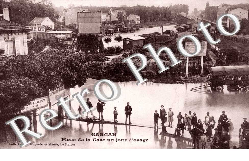 Place de la Gare un jour d'Orage