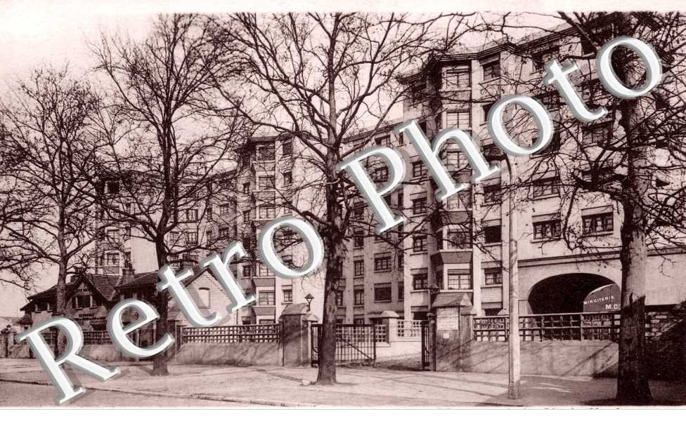 Avenue Michelet et les batiments de la Cie du Nord