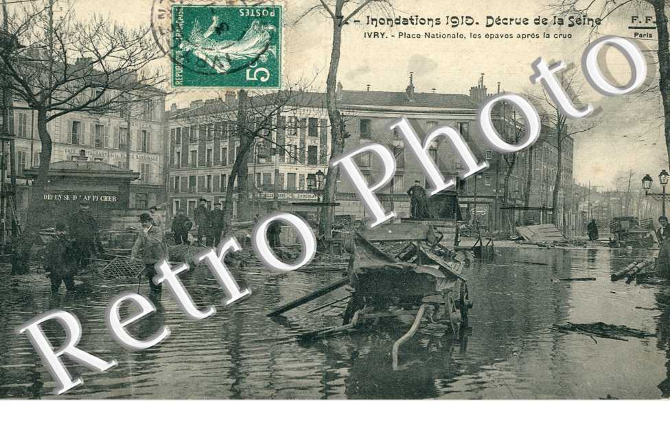 Inondations 1910, Place Nationale, les epaves apres la Crue